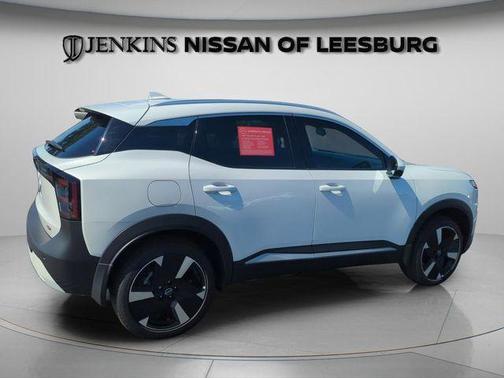 Aspen White Tri 2025 Nissan Kicks SR