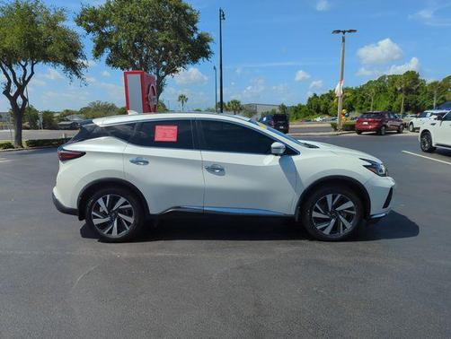 White 2024 Nissan Murano SL