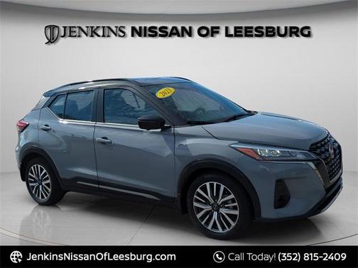 2023 Nissan Kicks SR