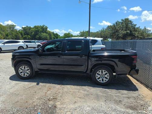 Black 2023 Nissan Frontier SV