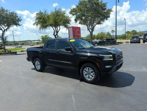 Black 2023 Nissan Frontier SV