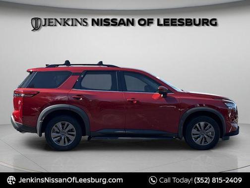 Scarlet Ember 2023 Nissan Pathfinder SV
