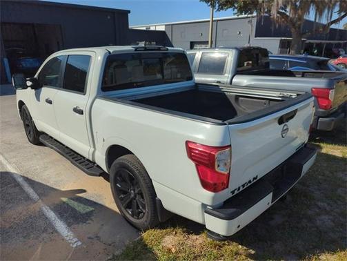 2023 Nissan Titan SV