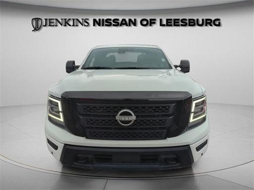 2023 Nissan Titan SV