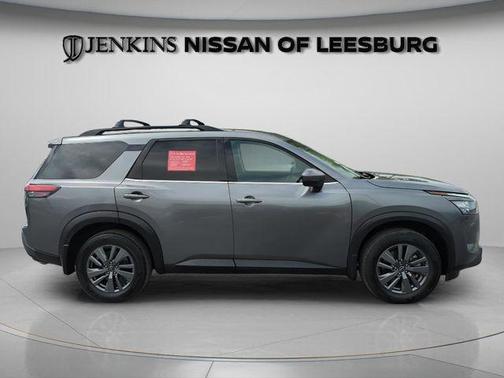 Gun Metallic 2024 Nissan Pathfinder SV