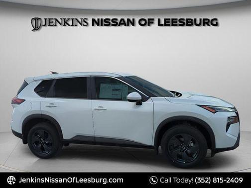 Everest White P 2026 Nissan Rogue SV