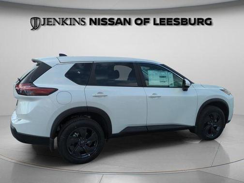 Everest White P 2026 Nissan Rogue SV