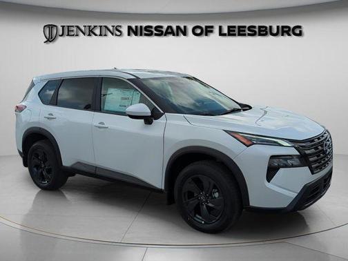 Everest White P 2026 Nissan Rogue SV