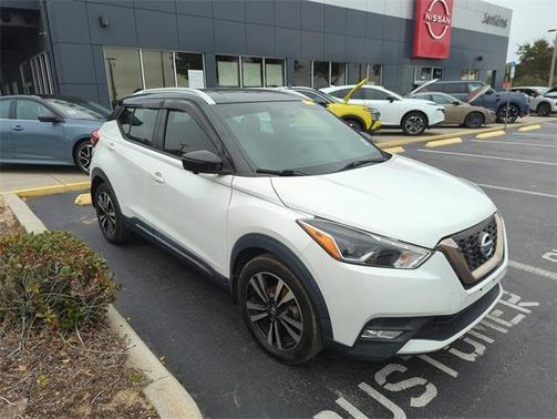 2019 Nissan Kicks SR