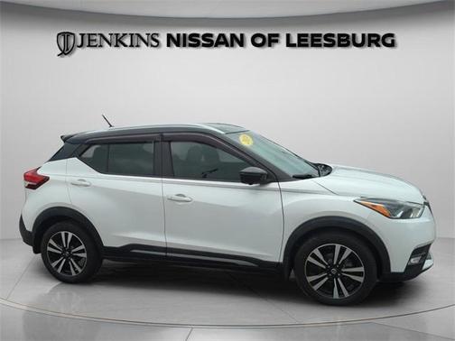 2019 Nissan Kicks SR