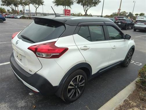 2019 Nissan Kicks SR