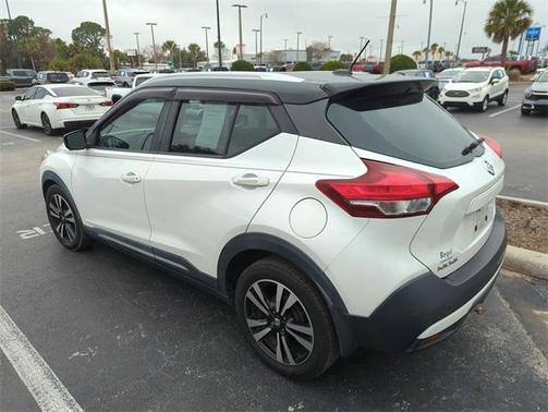 2019 Nissan Kicks SR