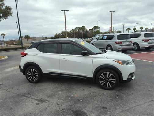 2019 Nissan Kicks SR