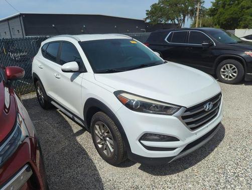 Dazzling White 2017 Hyundai TUCSON Eco