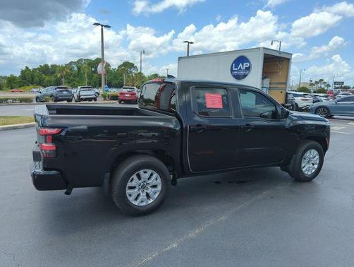 Black 2023 Nissan Frontier SV