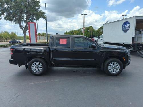 Black 2023 Nissan Frontier SV