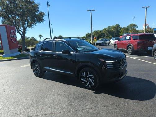 Super Black 2027 Nissan Kicks SV