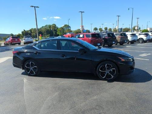 Super Black Clearcoat 2026 Nissan Altima SR