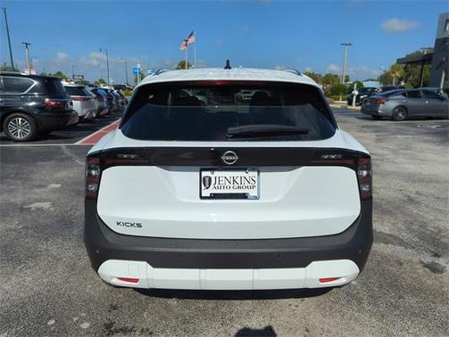 2026 Nissan Kicks SV