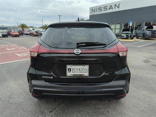 2021 Nissan Kicks S