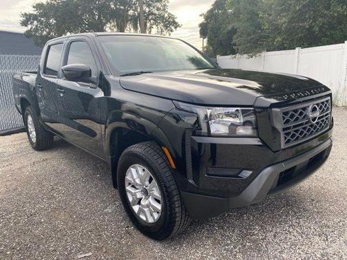 Black 2023 Nissan Frontier SV