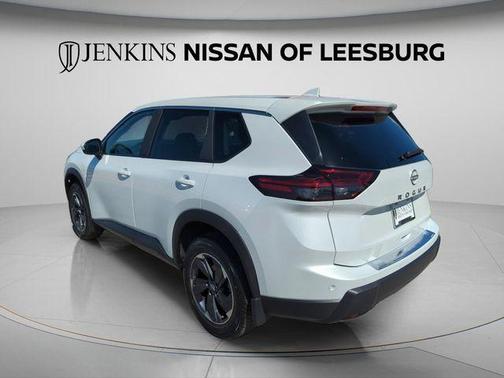 Everest White P 2026 Nissan Rogue SV