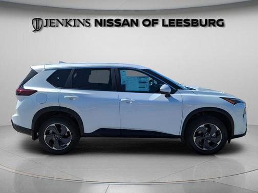 Everest White P 2026 Nissan Rogue SV