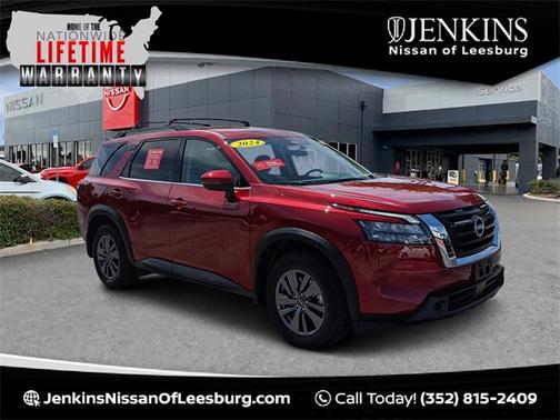 2024 Nissan Pathfinder SV