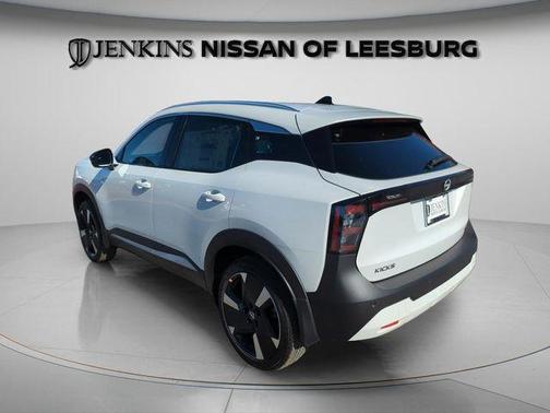 Aspen White Tri 2026 Nissan Kicks SR