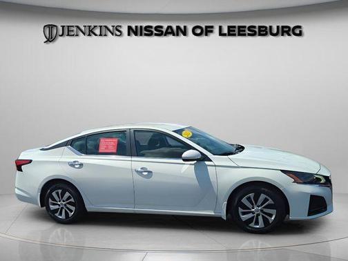 Glacier White 2023 Nissan Altima 2.5 S