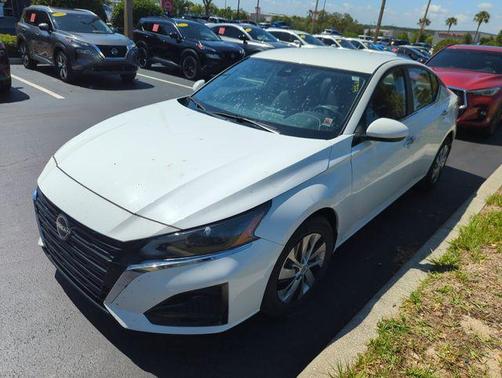 Glacier White 2023 Nissan Altima 2.5 S