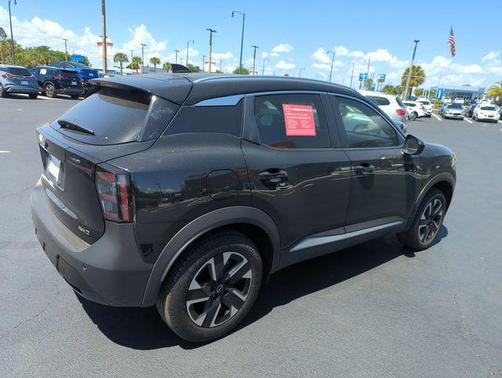 Super Black 2025 Nissan Kicks SV