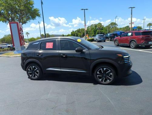 Super Black 2025 Nissan Kicks SV