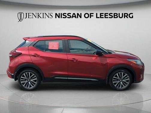 Scarlet Ember 2021 Nissan Kicks SR