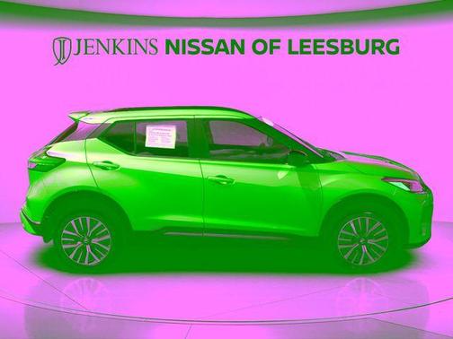 Scarlet Ember 2021 Nissan Kicks SR