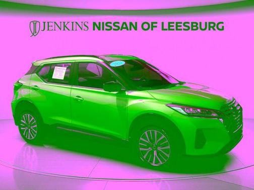 Scarlet Ember 2021 Nissan Kicks SR
