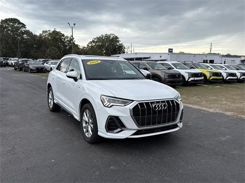 2024 Audi Q3 45 S line Premium