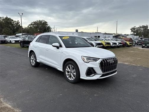 2024 Audi Q3 45 S line Premium