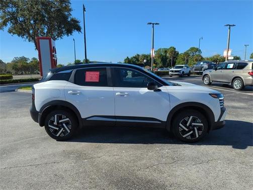 2025 Nissan Kicks SV