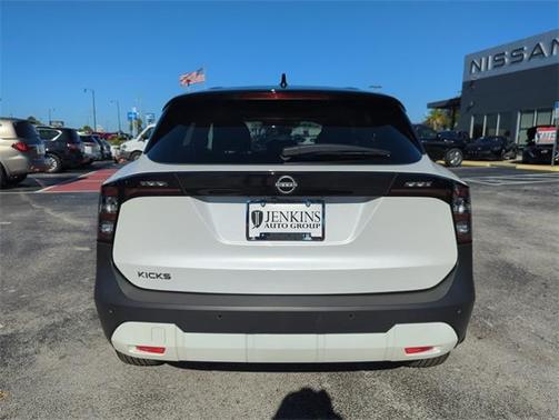 2025 Nissan Kicks SV