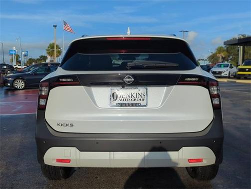 2025 Nissan Kicks SV