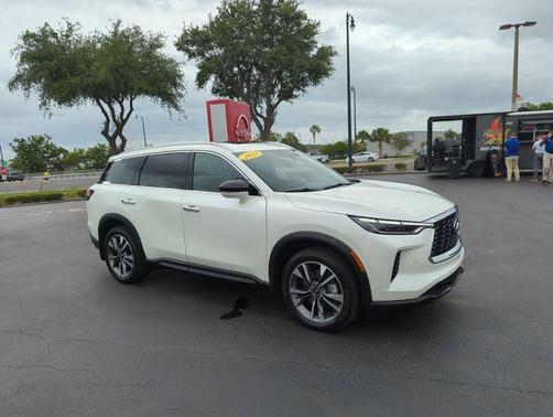 Majestic White 2023 INFINITI QX60 Luxe