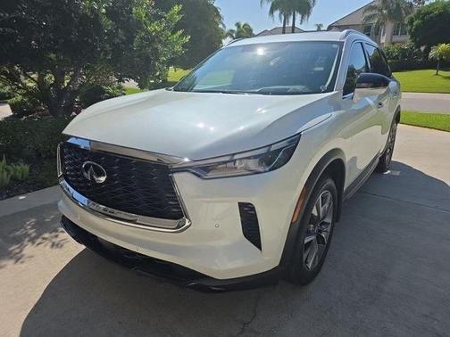 Majestic White 2023 INFINITI QX60 Luxe