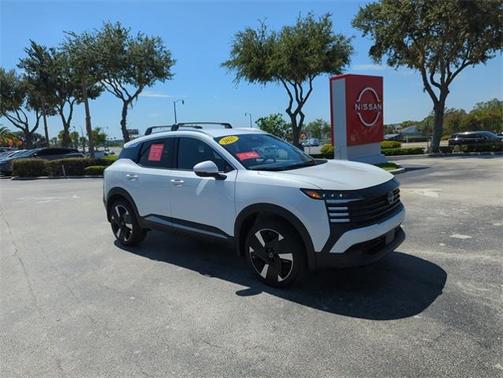 2025 Nissan Kicks SR
