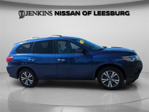 2019 Nissan Pathfinder SV