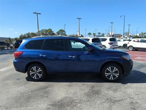 2019 Nissan Pathfinder SV