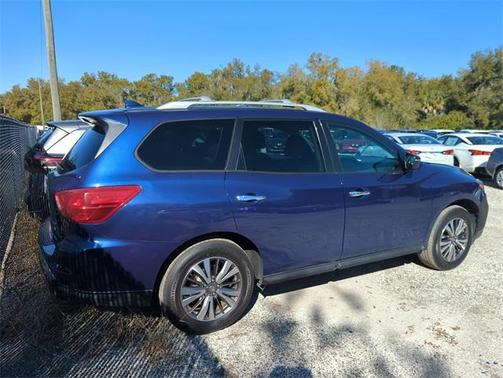 2019 Nissan Pathfinder SV