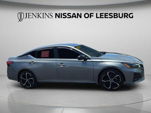 Gun Metallic 2023 Nissan Altima 2.5 SR