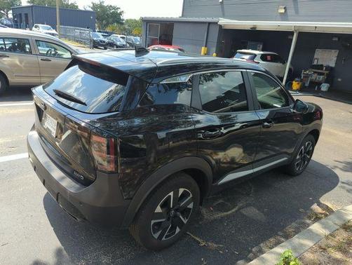 Super Black 2025 Nissan Kicks SV