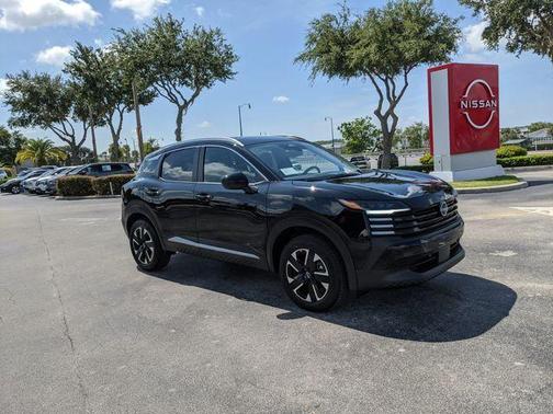 Super Black 2025 Nissan Kicks SV